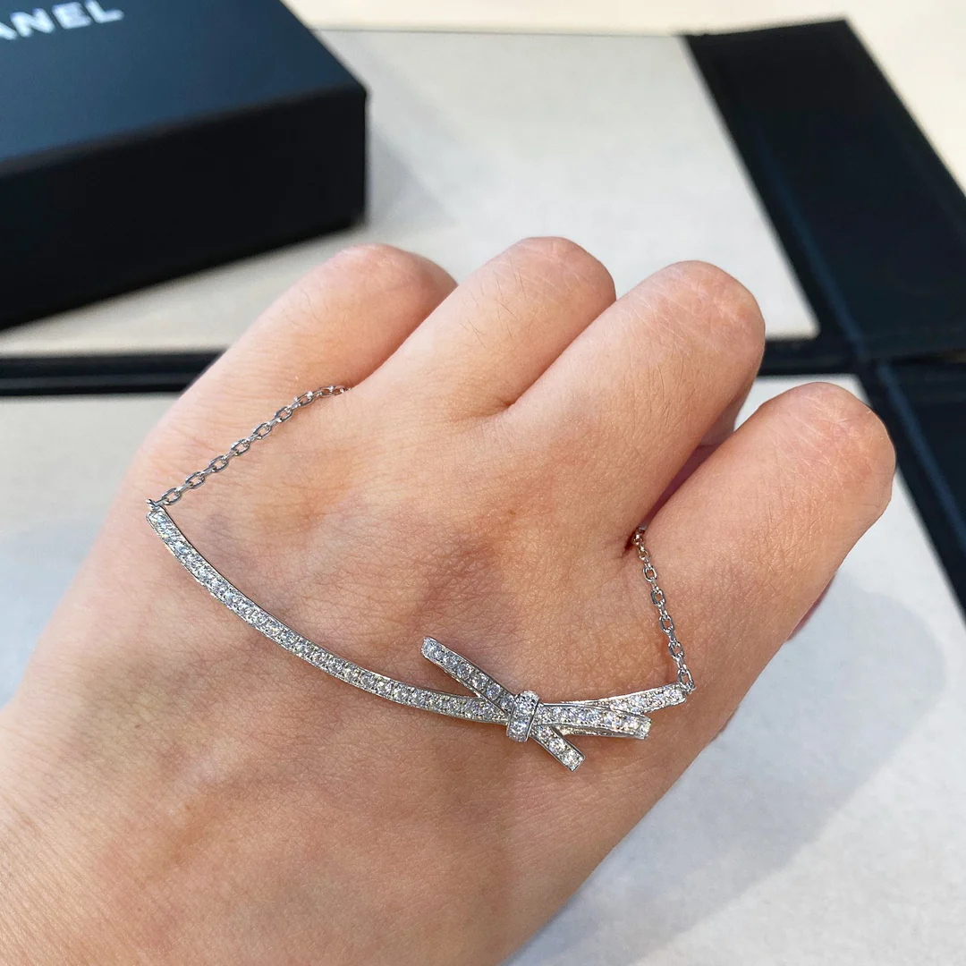 Chanel - Колье 572