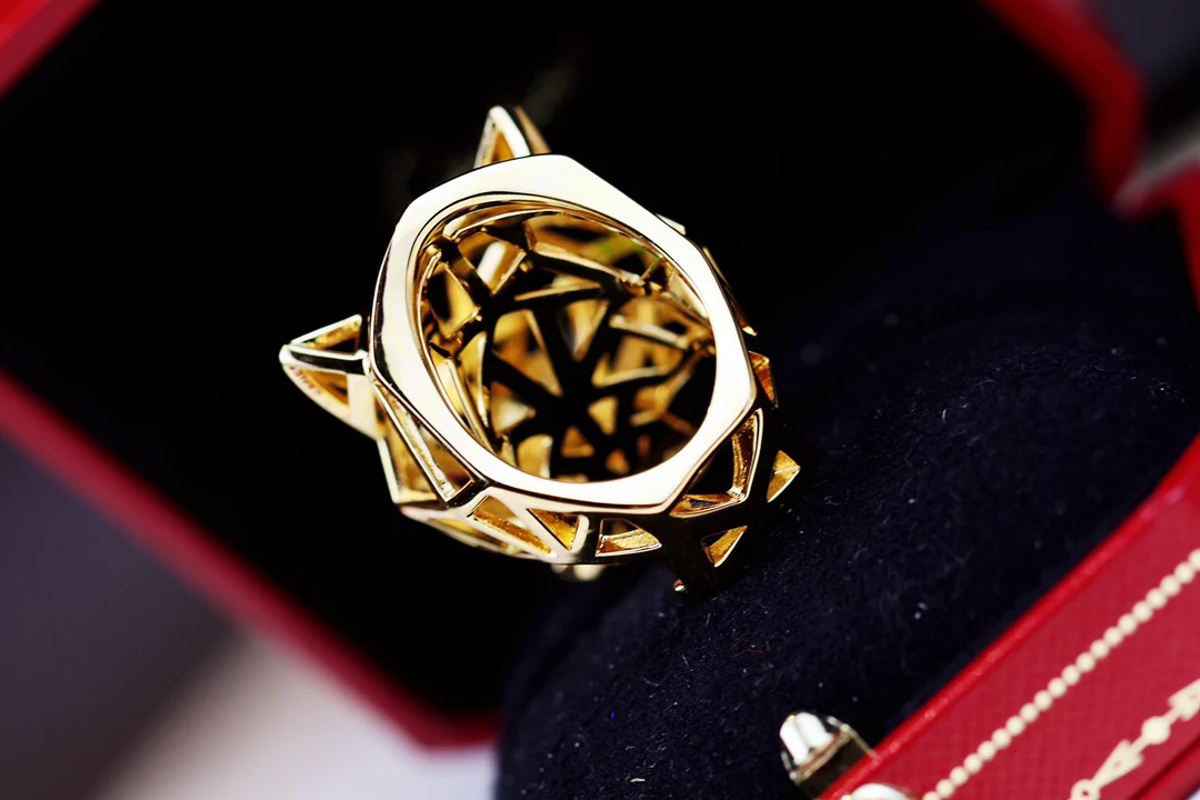 Кольцо Cartier ?Пантера? — унисекс — золото