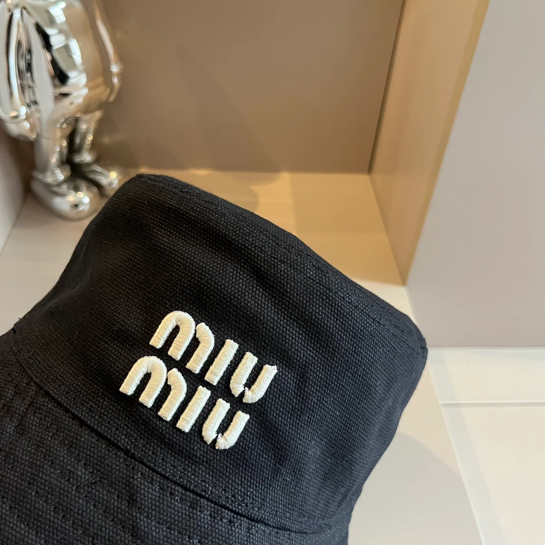 Классическая двусторонняя панама Miu Miu - черная