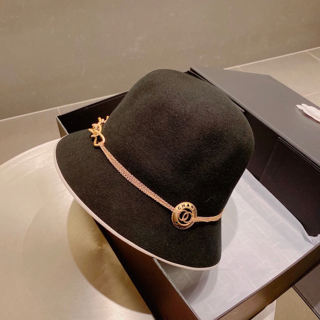 Chanel - Шерстяная шляпа-цепочка - Черная