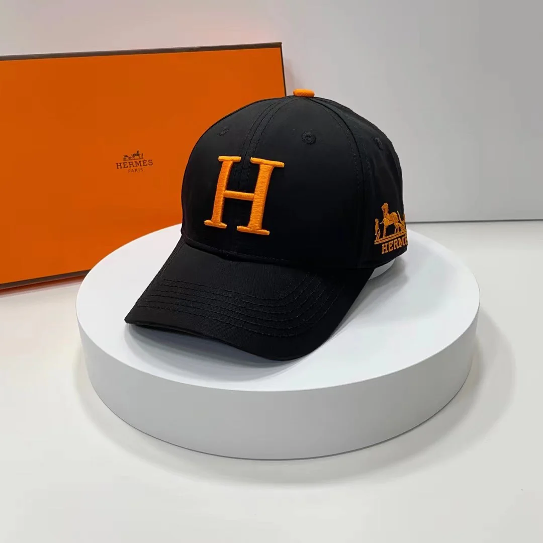 Новая бейсболка Hermes с вышивкой, 2022 год.