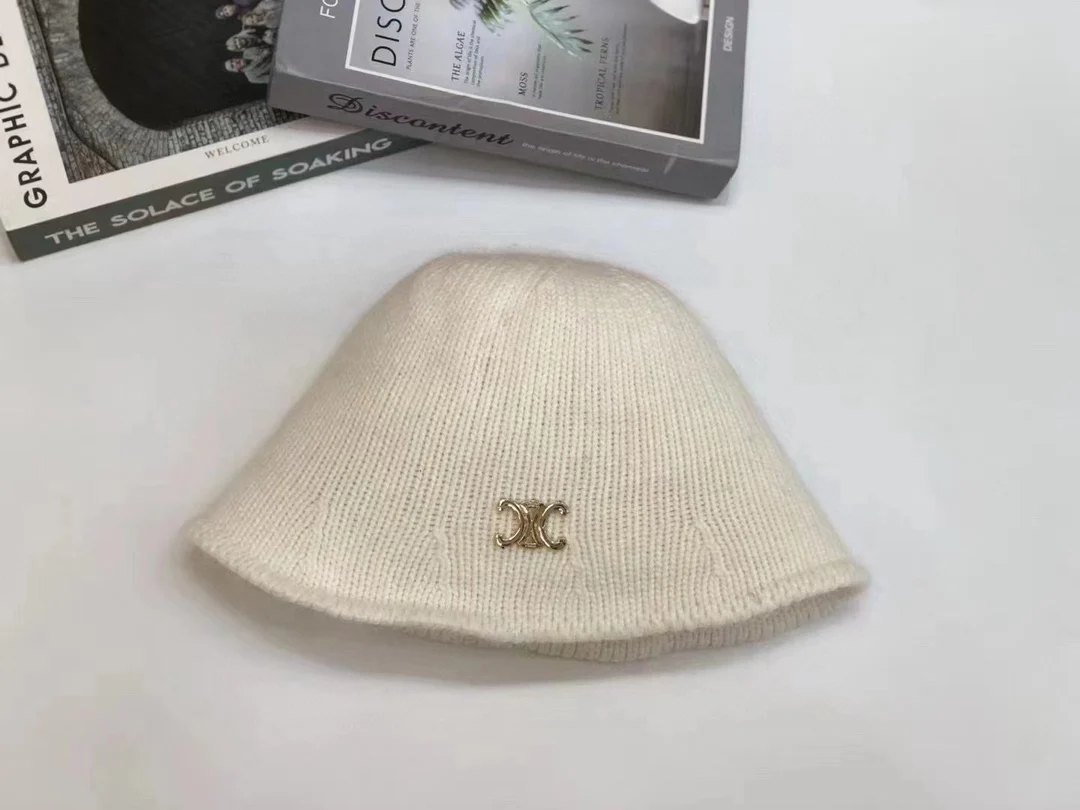 Селин - Вязаная рыбацкая шапка