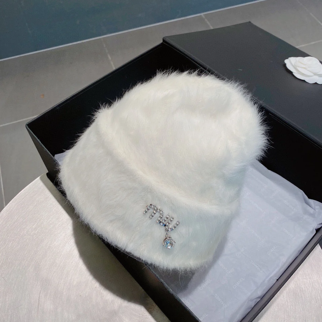 Miu Miu - Шапка из кроличьего меха - Белая