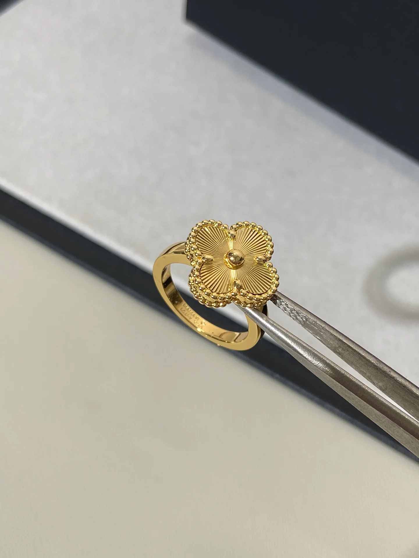 Ван дер Веч - Кольцо 079