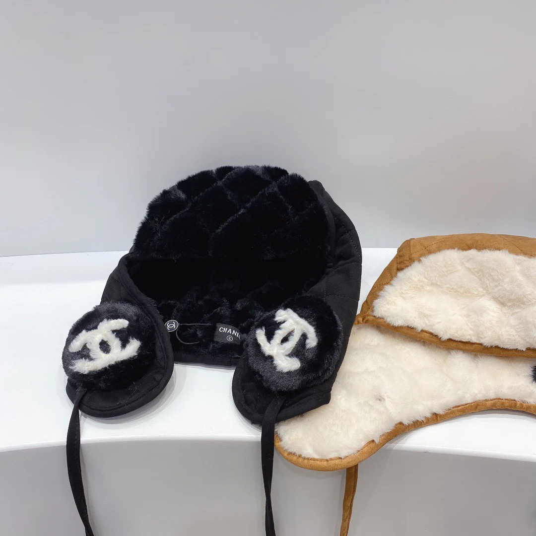 Chanel - Шляпа-?разрушитель ушей? - Черная