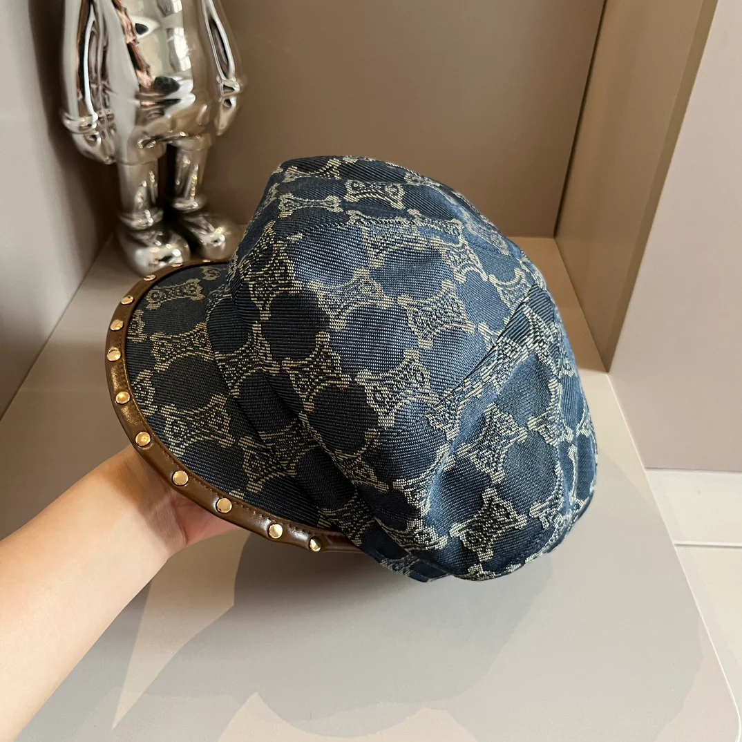 Celine - Новая монограмма, шляпа художника - синяя