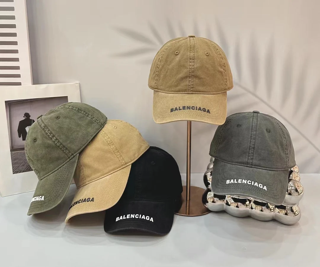 Новые поступления коллекции Balenciaga весна/лето 2023 - Ретро бейсболка - 1