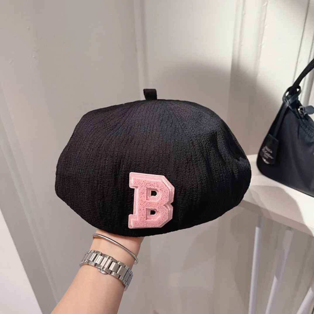 Берет Balenciaga с текстурированной поверхностью - черный