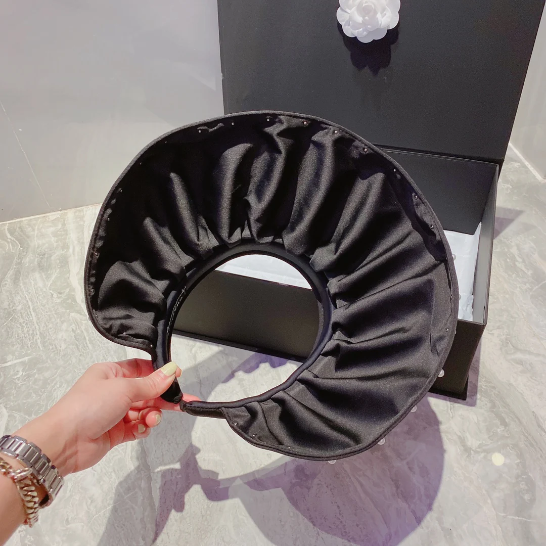 Chanel - Солнцезащитная шляпа - Открытый жилет - Шляпа-ракушка - Черная - 1