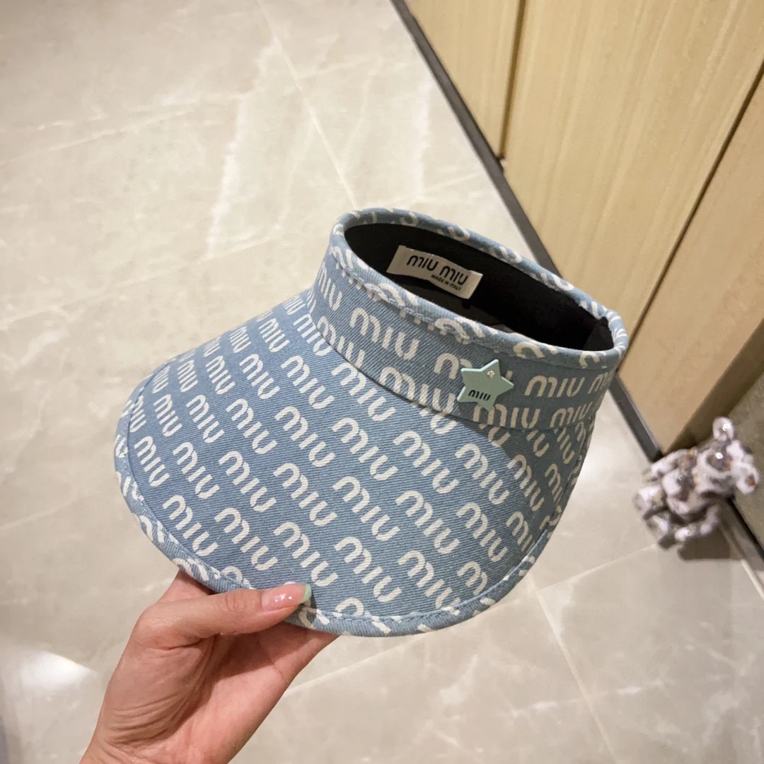 Новинка лета 2023 от Miu Miu - Кепка-козырек - Солнцезащитная шляпа - Светло-голубая