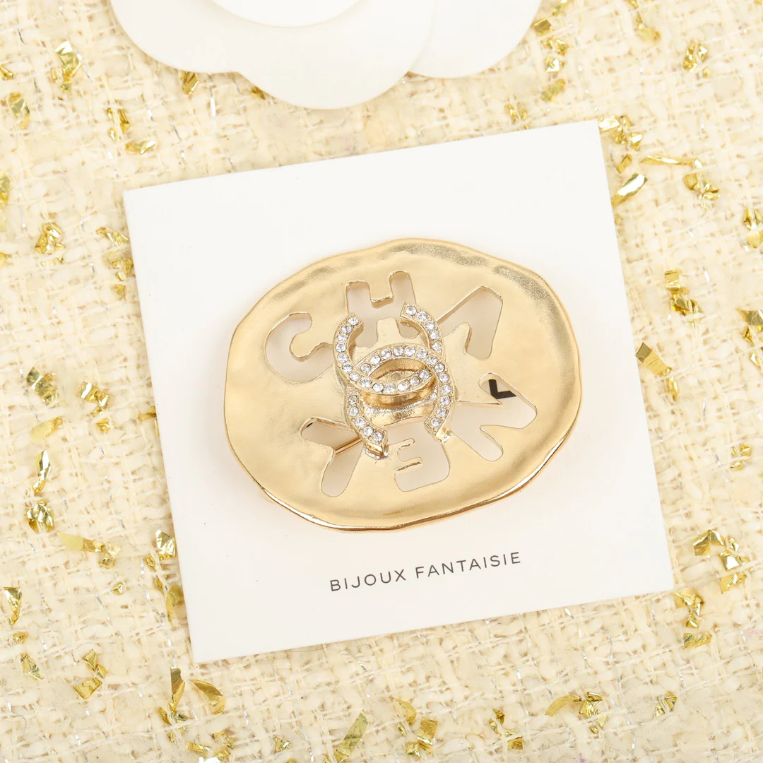 Брошь Chanel 163