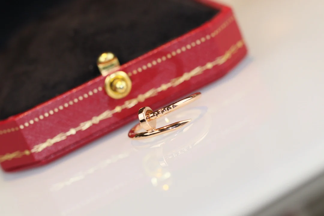 Кольцо Cartier в форме гвоздя - розовое золото - без бриллиантов