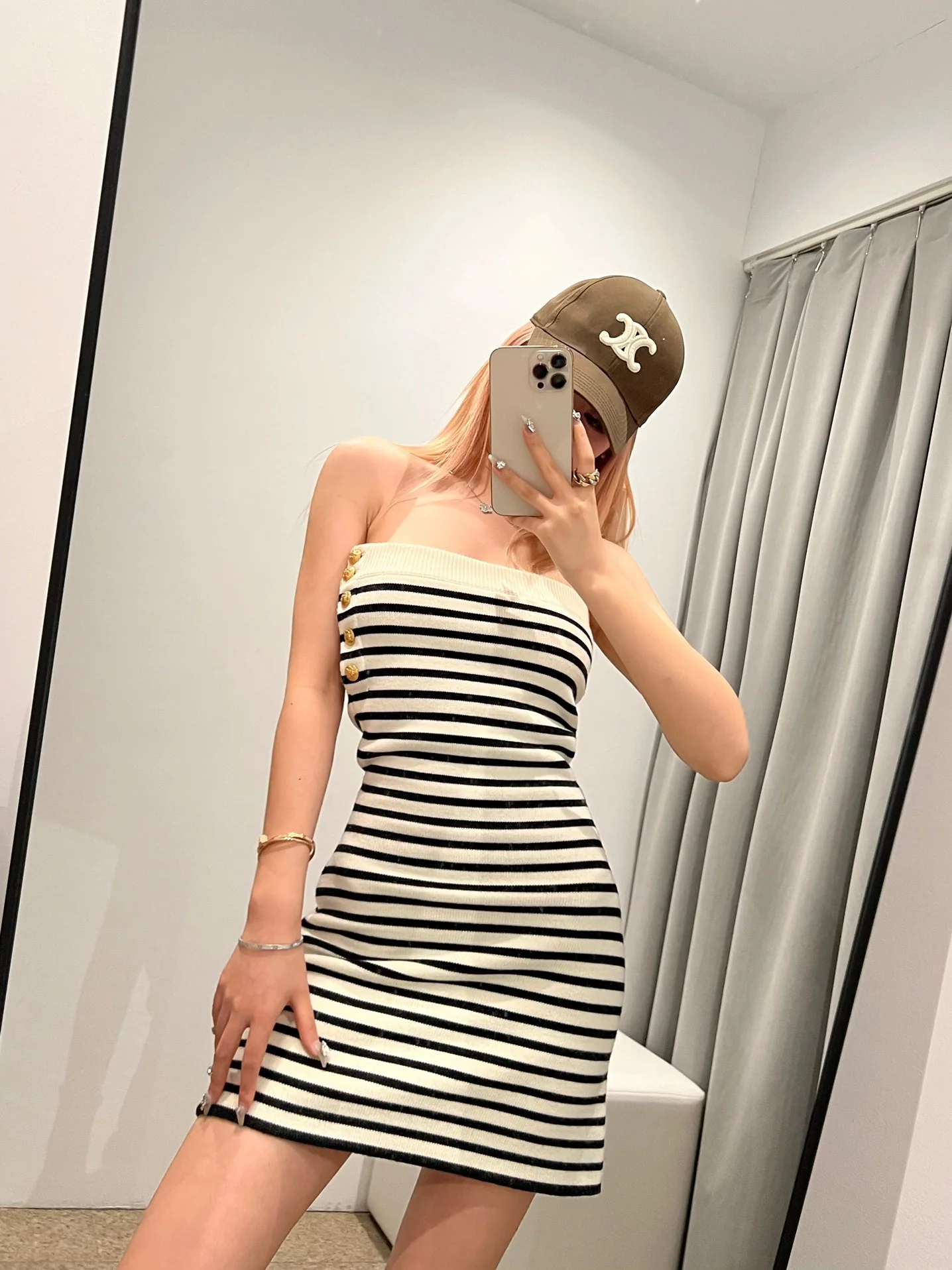 Бейсболка Celine, коллекция весна/лето 2022, подиум - цвет 