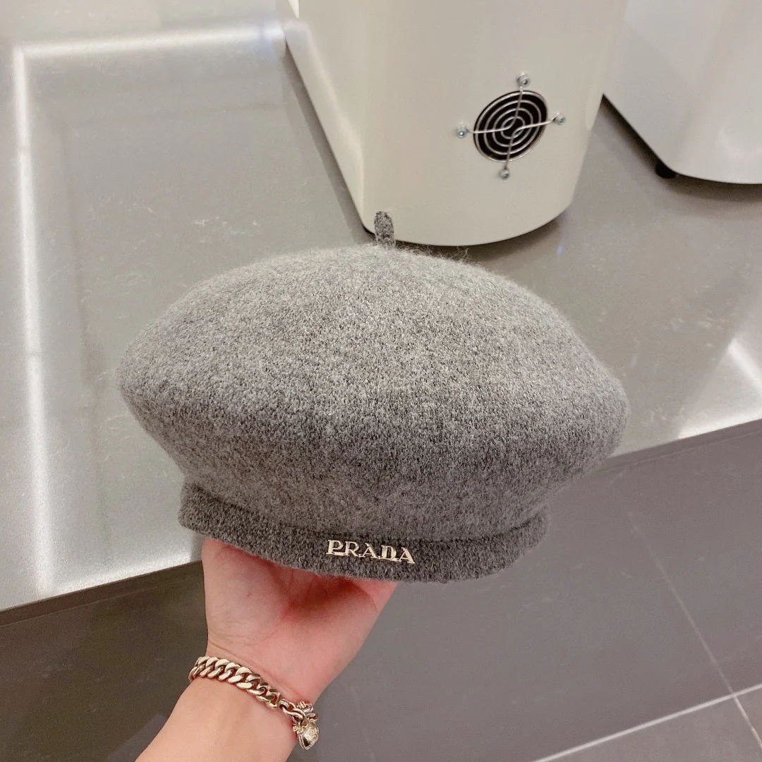 Prada - Вязаный берет - Серый