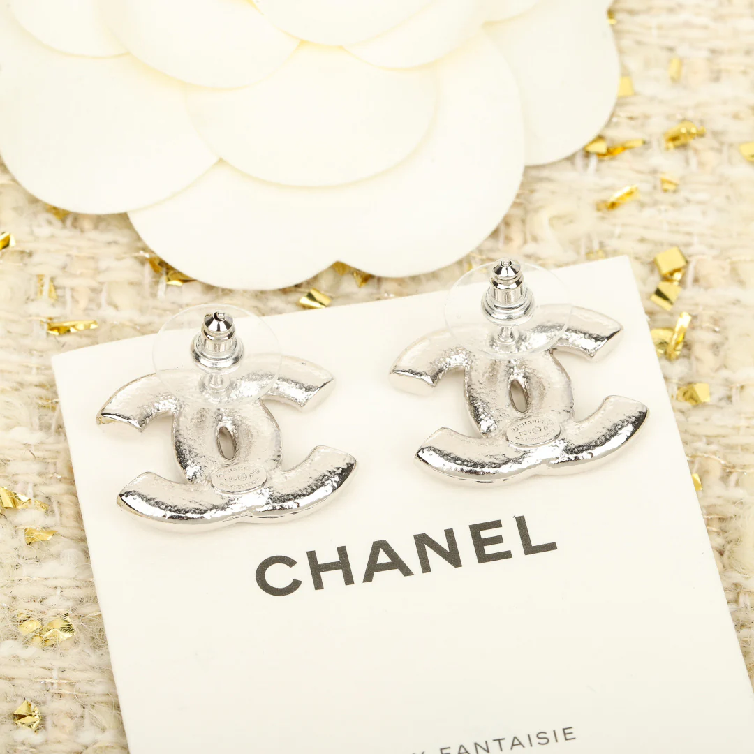 Chanel - Серьги в форме сердца, пятиконечной звезды и двойной буквы С (25 пенсов)