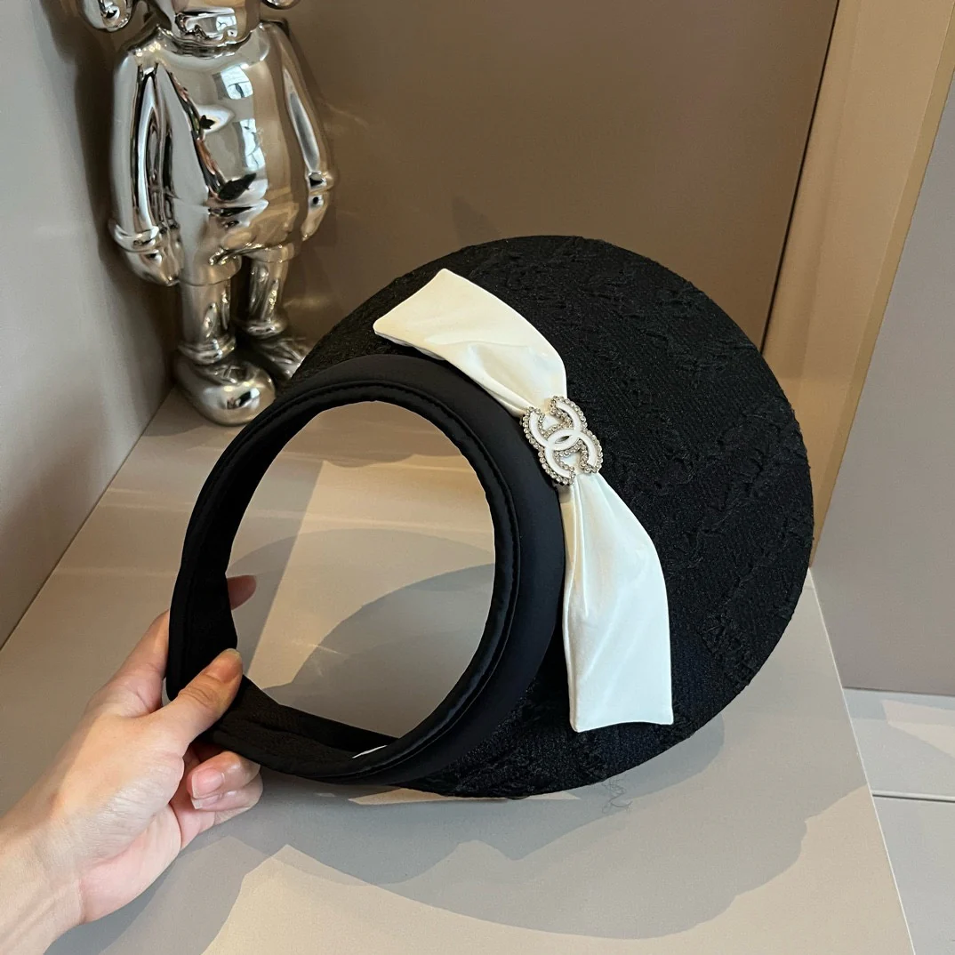 Chanel - Черная - Маленькая солнцезащитная шляпа в стиле Chanel с бантом