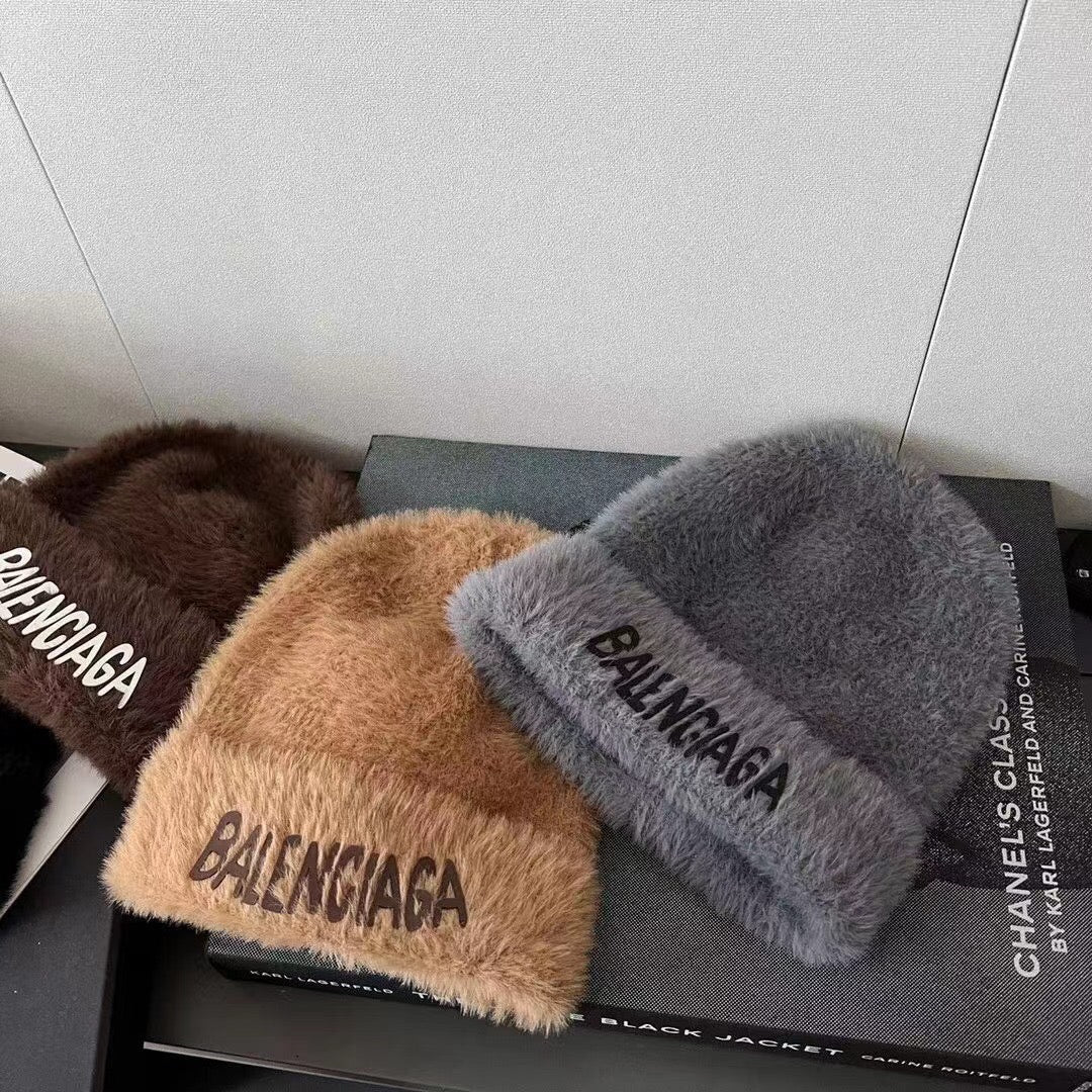 Balenciaga - Шапка