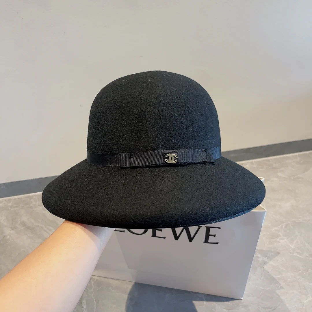 Chanel - Маленькая шерстяная панама Double C SU6