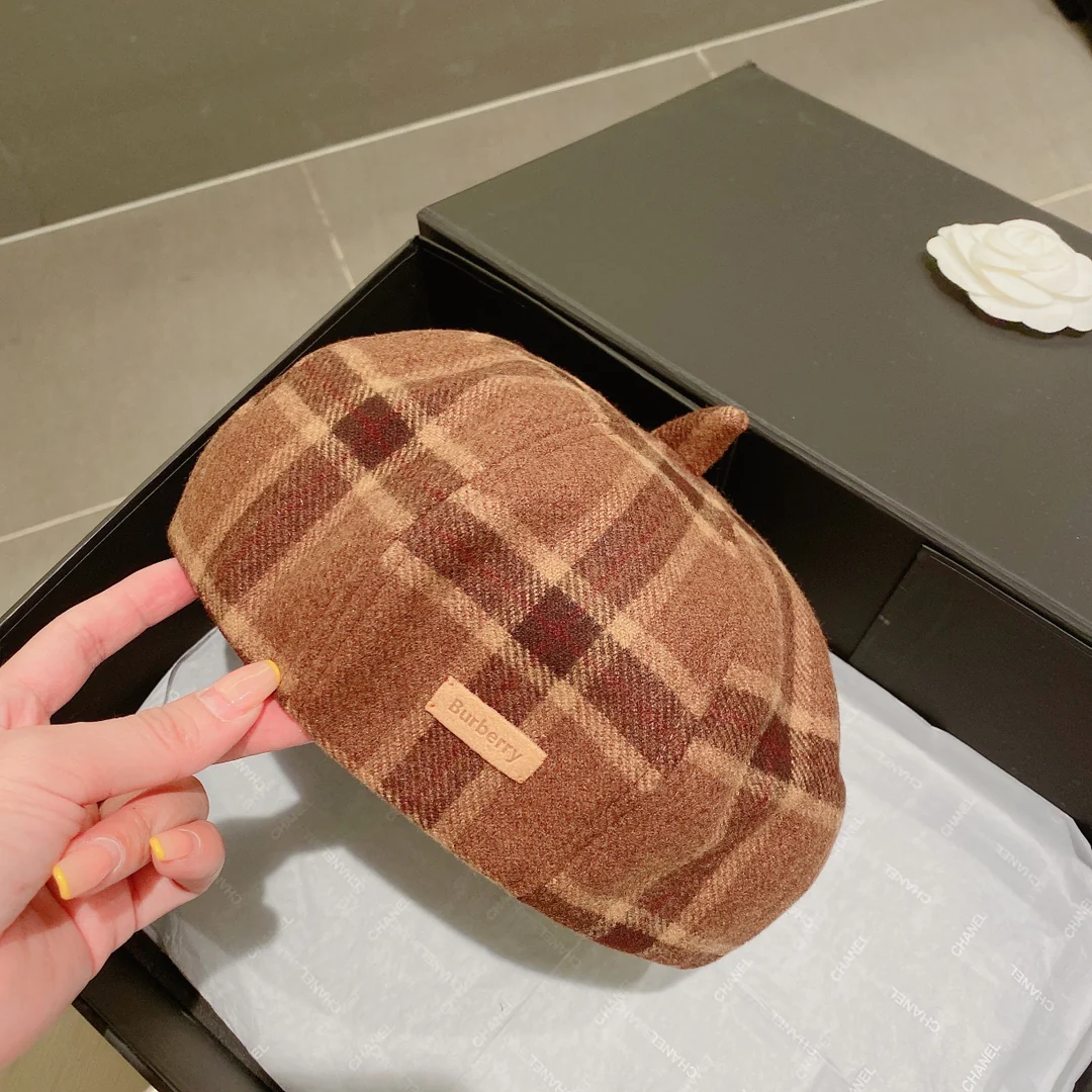 Берет в клетку Burberry - коричневый