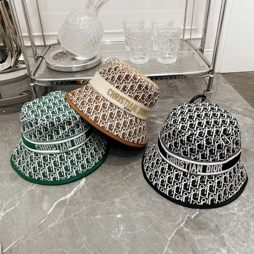 Рыбацкая шляпа Dior с монограммой — зеленая