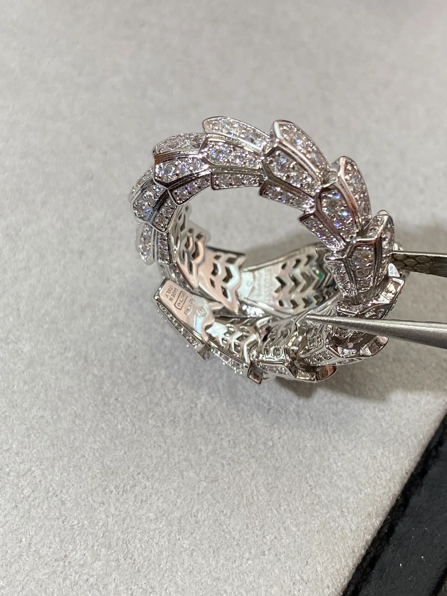 Кольцо Bvlgari 008