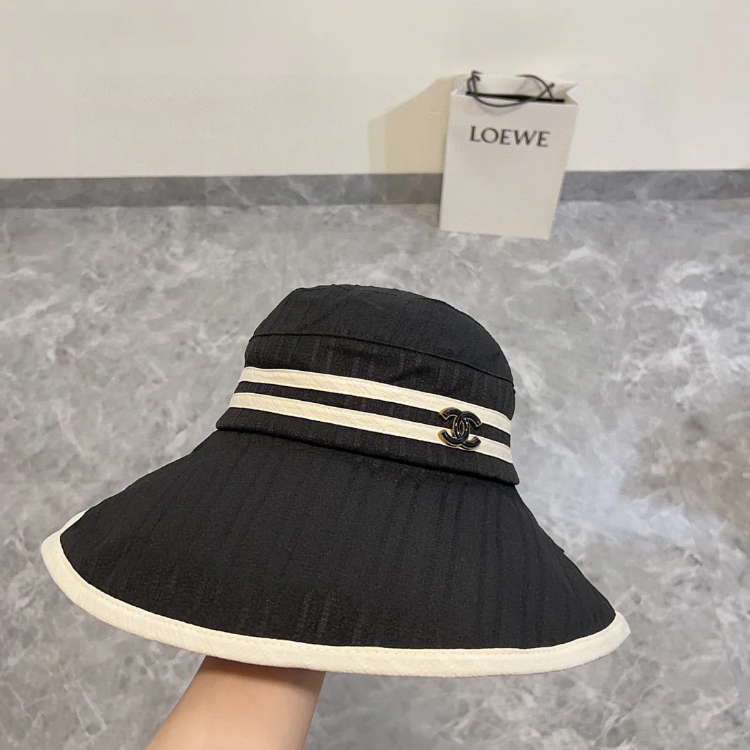 Новая широкополая складная рыбацкая шляпа Chanel 2024 года - черная.
