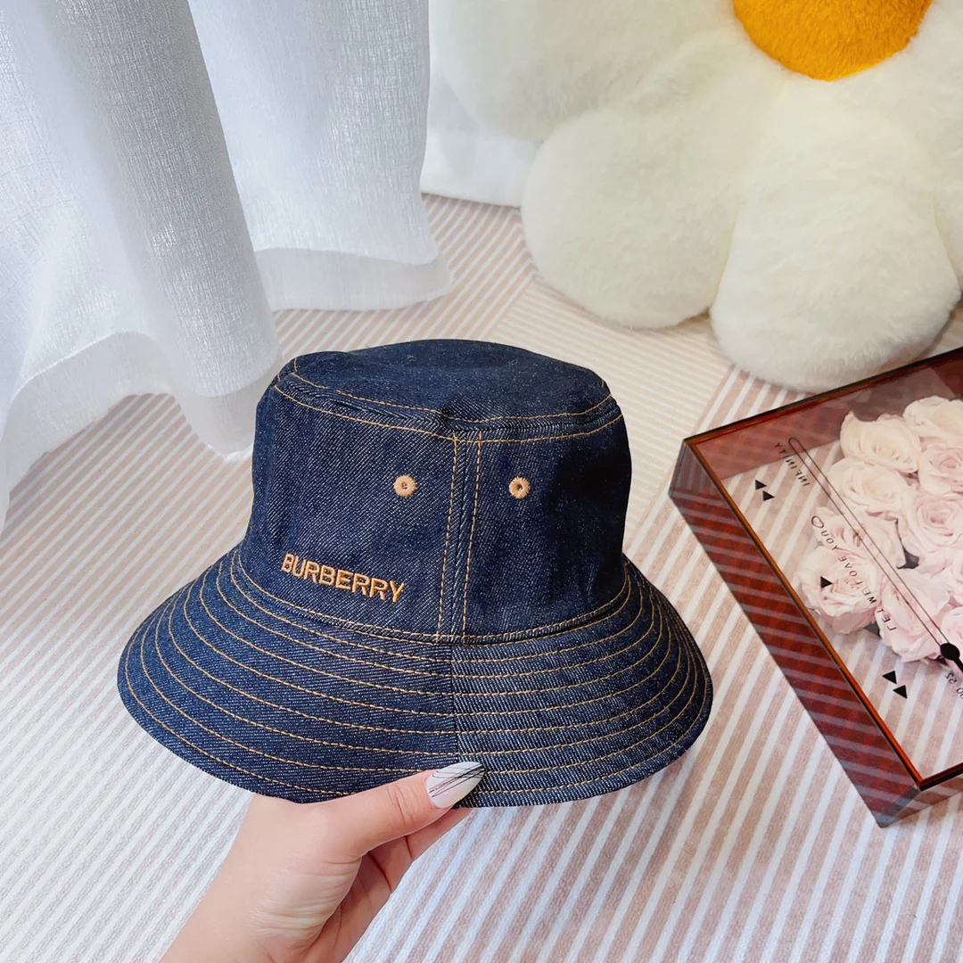 Burberry - Ковбойская панама