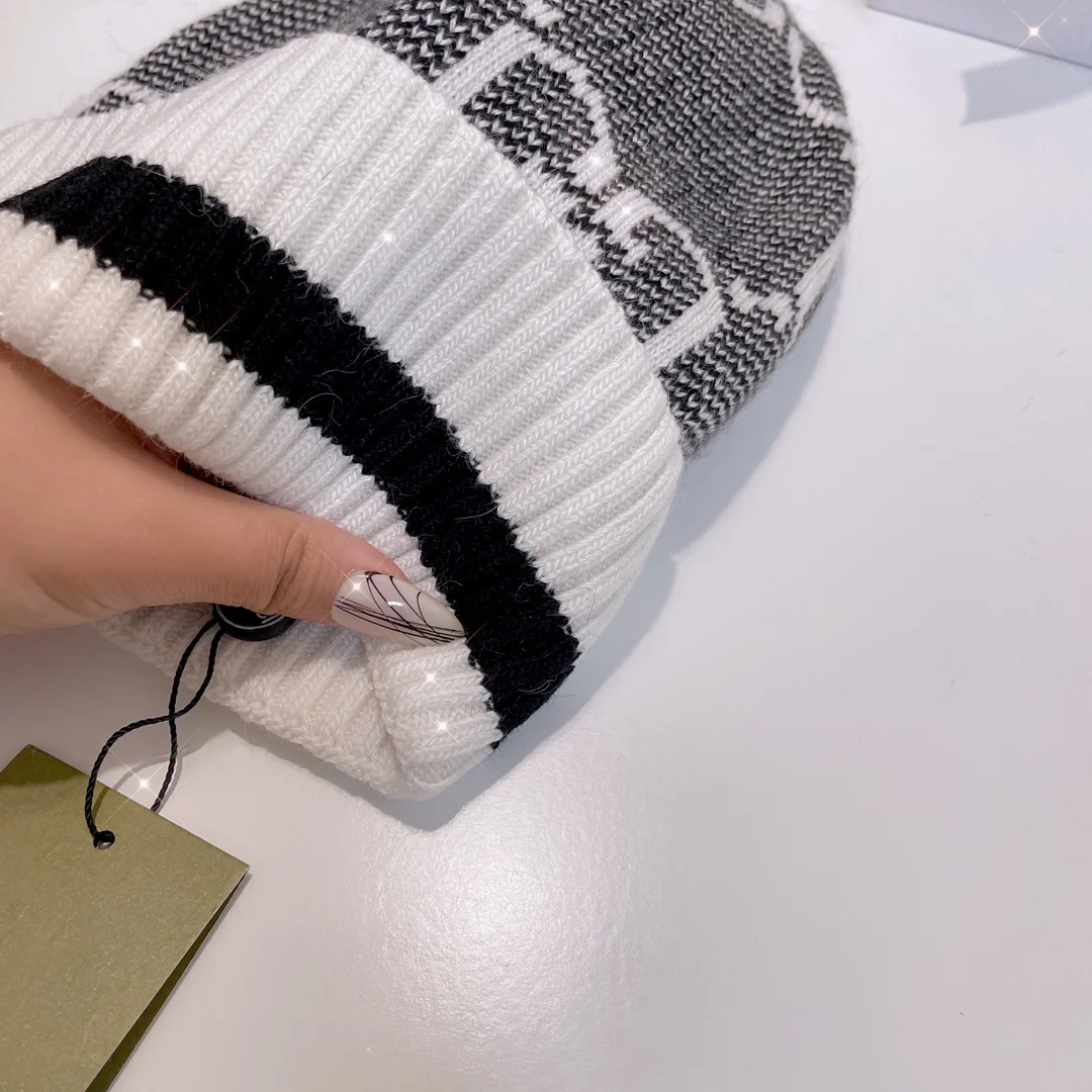 Gucci - Вязаная шапка на резинке - Серая/Белая