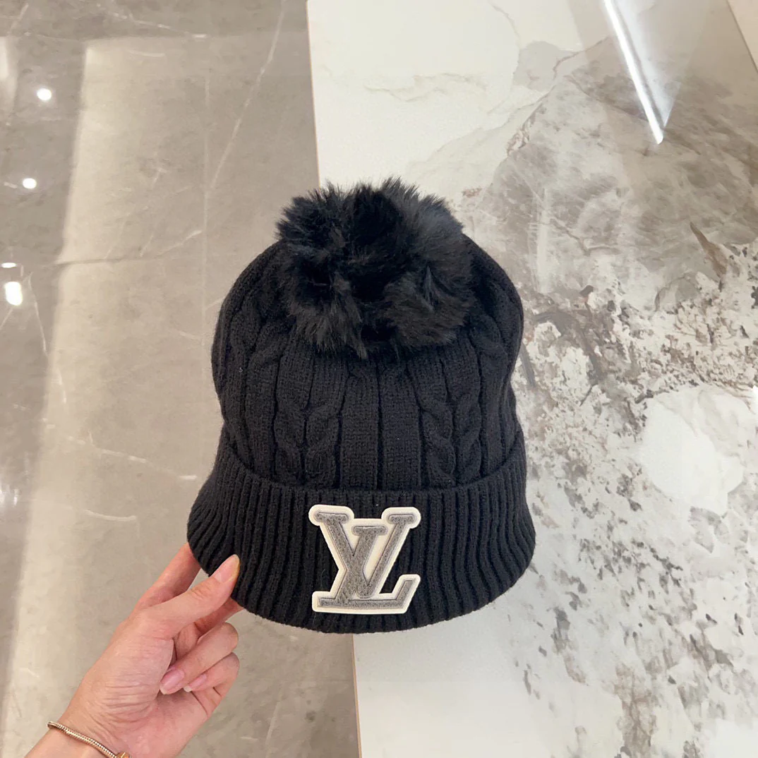 Вязаная шапка LV Cable Knit Hat - черная