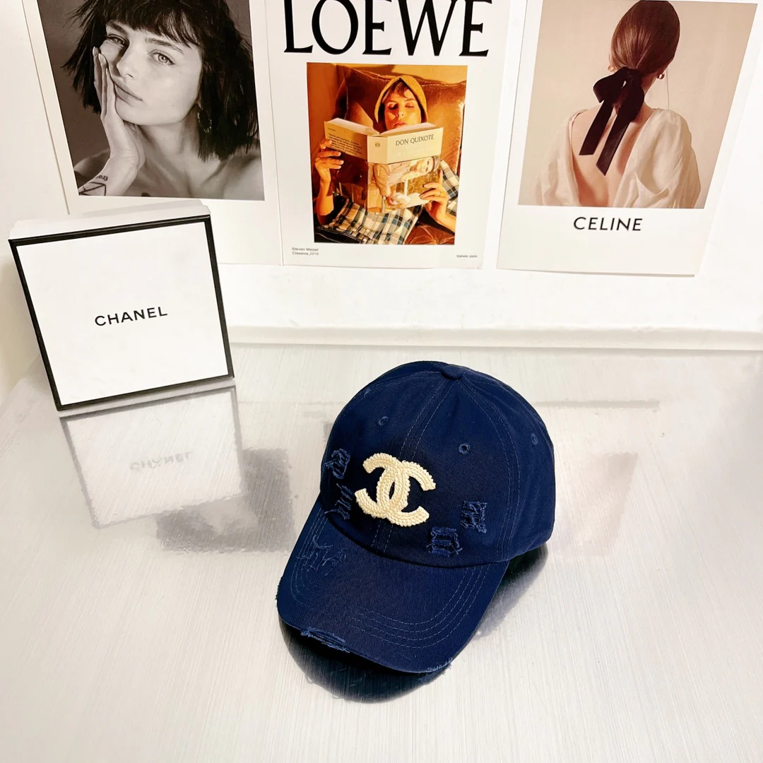 Новинка сезона весна/лето 2022 от Chanel - кепка-?уточка? - синяя - 1