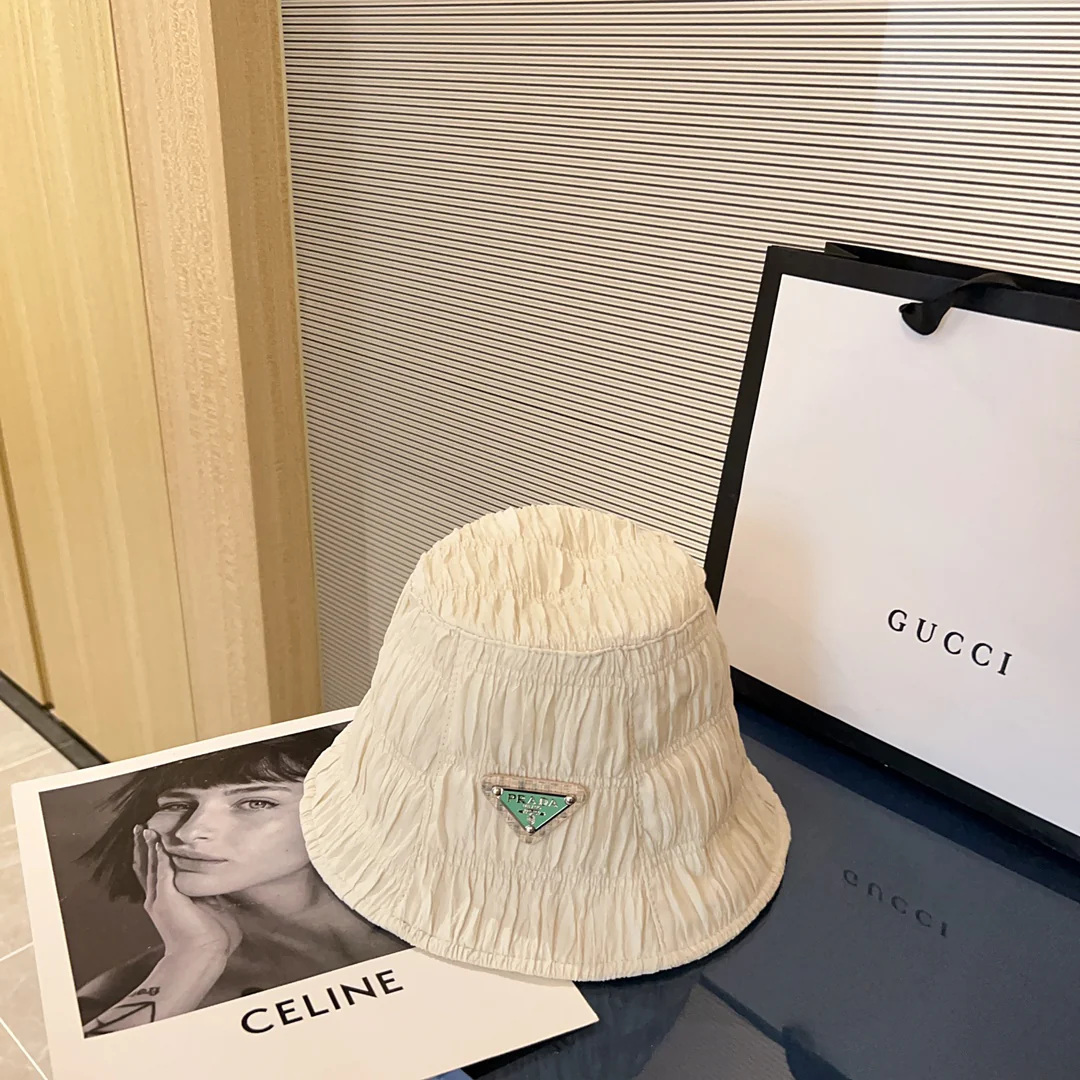 Новинка сезона осень 2023 от Prada - Панама из мятой ткани - Белая