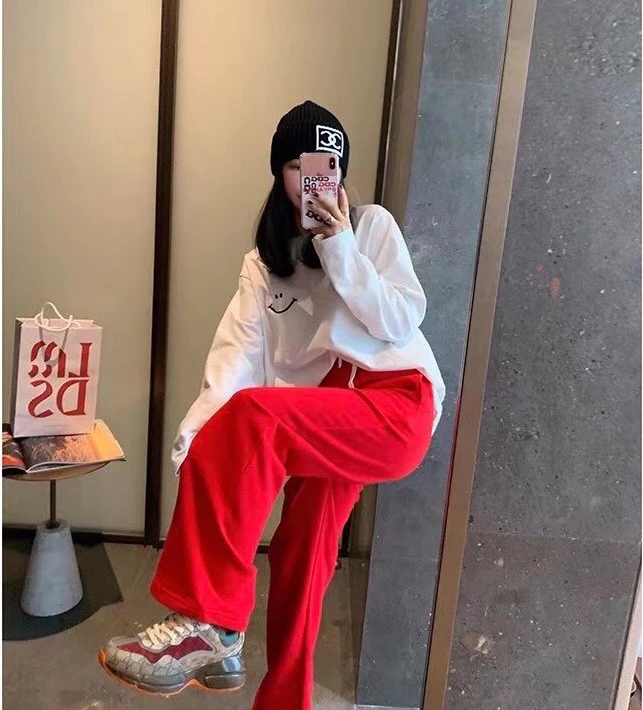 Шапка Chanel - фото образа