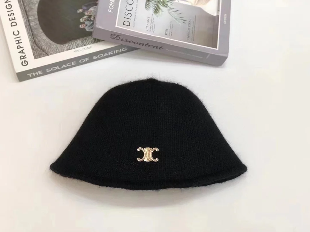 Селин - Вязаная рыбацкая шапка