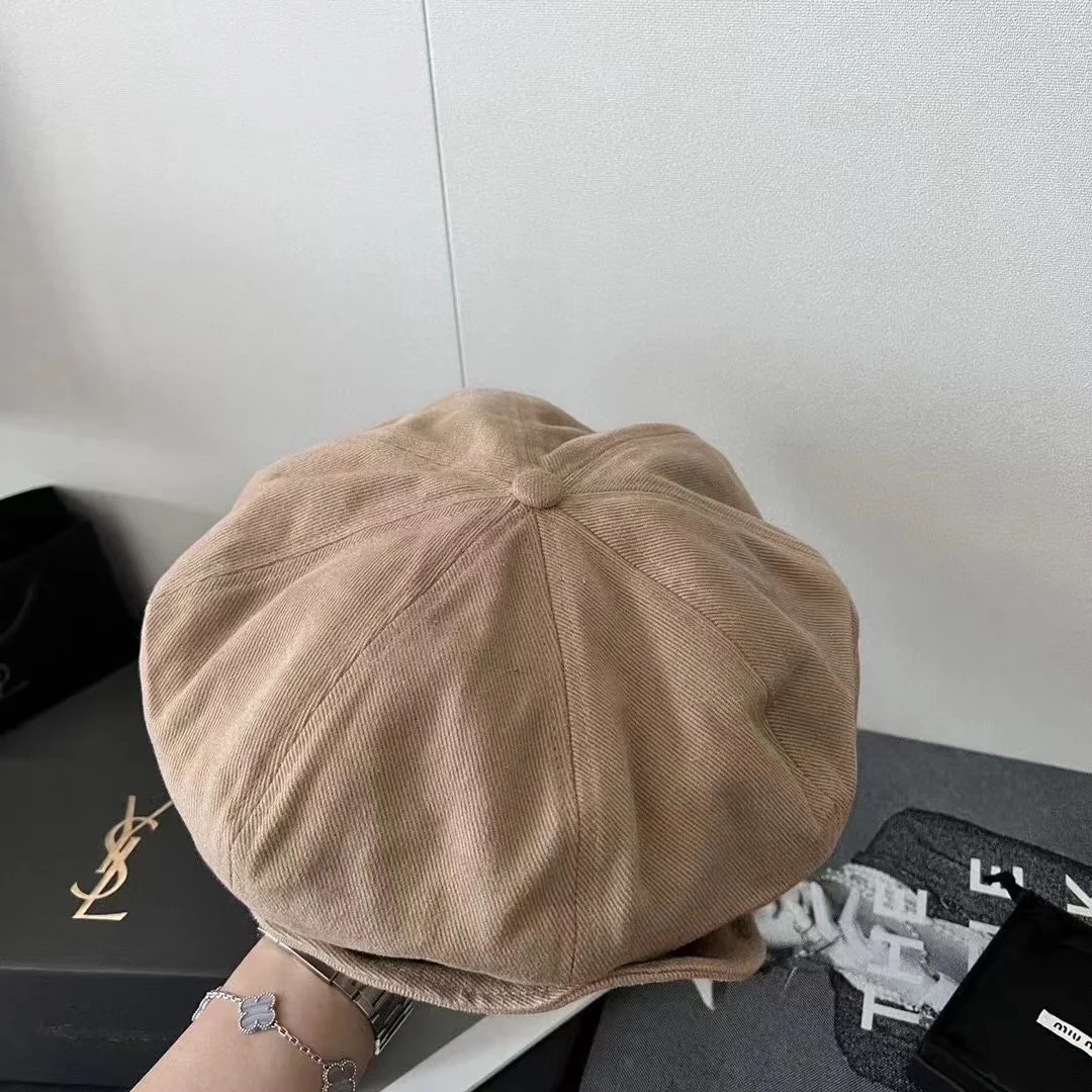 Кепка Balenciaga Cloud Newsboy