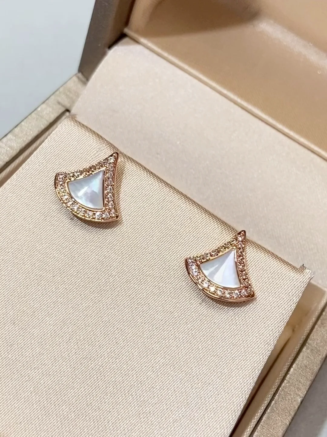 Серьги Bvlgari 039