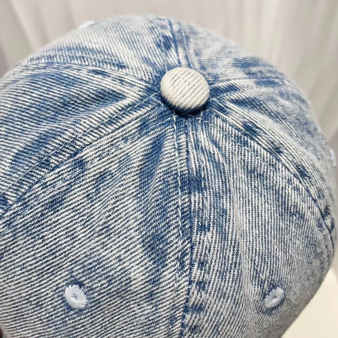 Balenciaga - Новая бейсболка в ковбойском стиле - 1