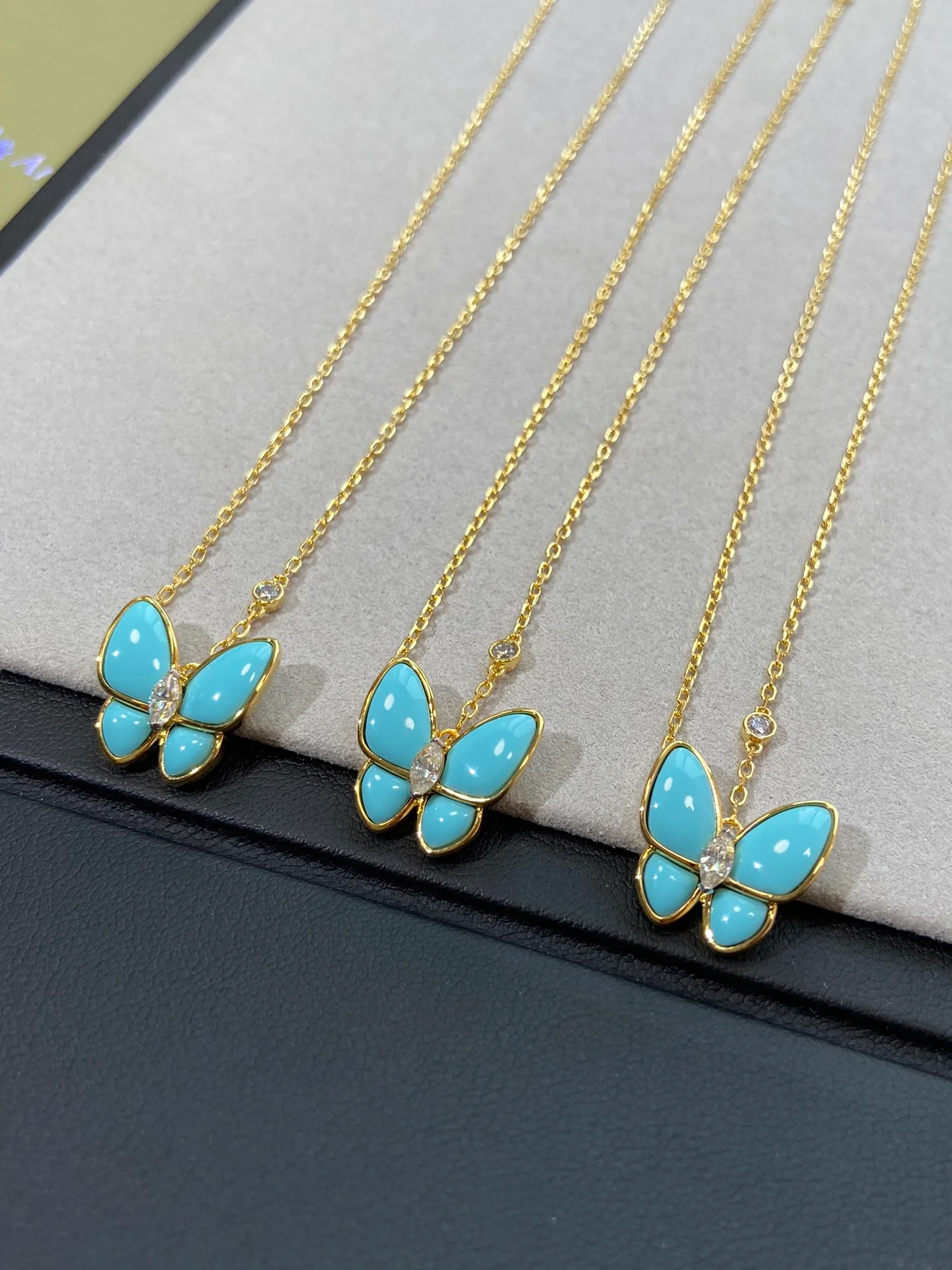 Van Vuitton - Колье 139