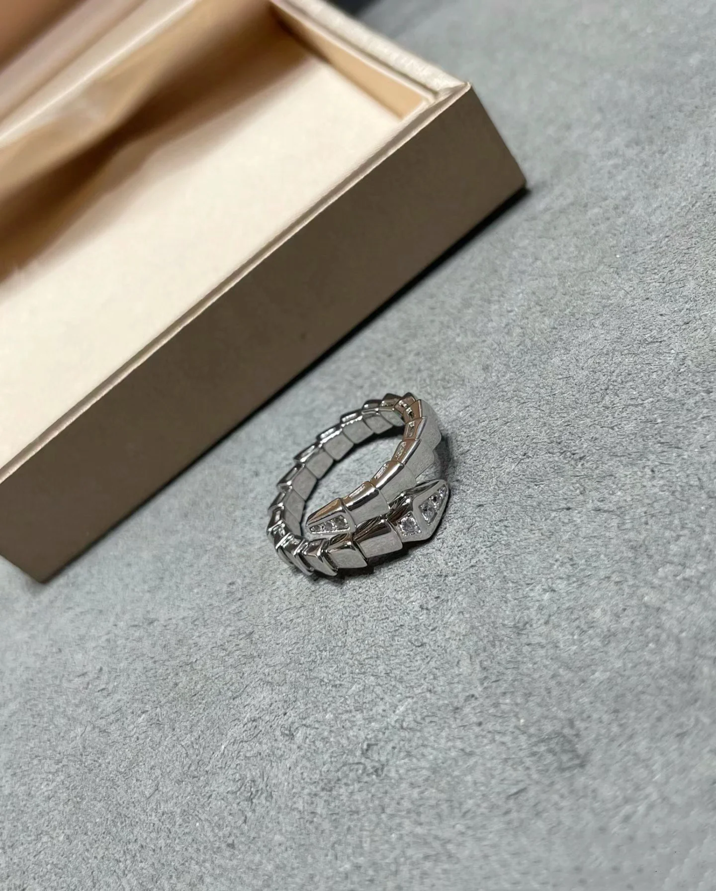 Кольцо Bvlgari 041