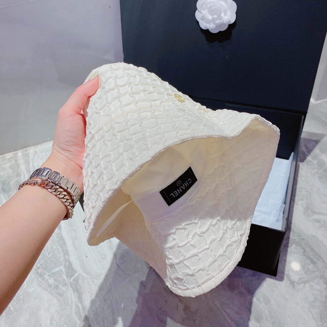 Chanel - Клетчатая рыбацкая шляпа