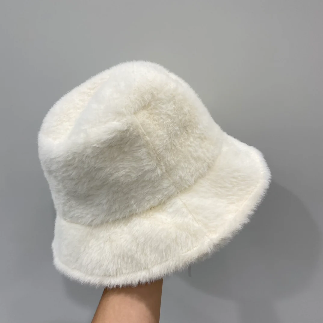 LV - Рыбацкая шапка из норки - Белая