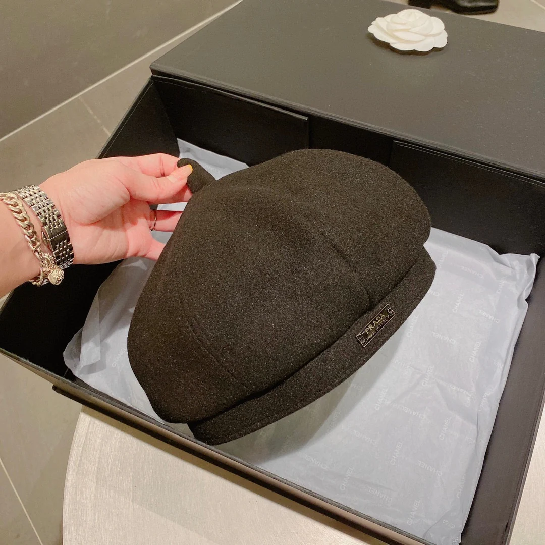 Шерстяной берет Prada - черный - 1