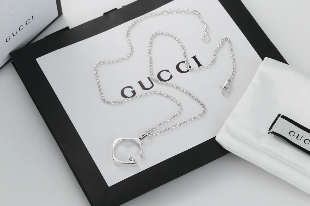 Gucci - Колье 033