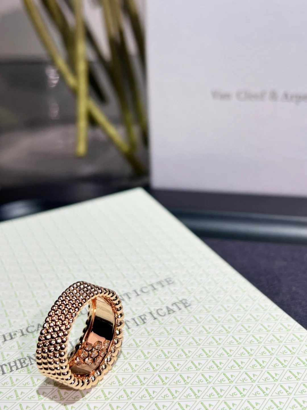 Ван Век - Кольцо 027