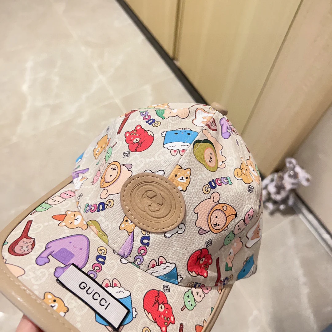 Новая простая бейсболка Gucci 2023 года с кожаной отделкой, бежевого цвета.