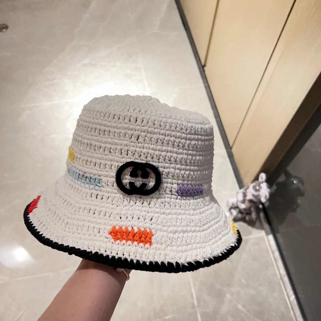 Вязаная рыбацкая шапка Gucci 2023 года, коллекция ?Ранняя осень?, белая.