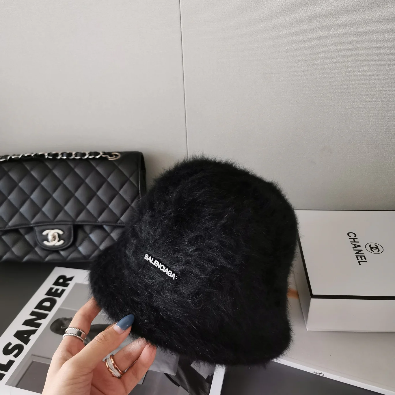 Balenciaga - Меховая рыбацкая шляпа - Черная