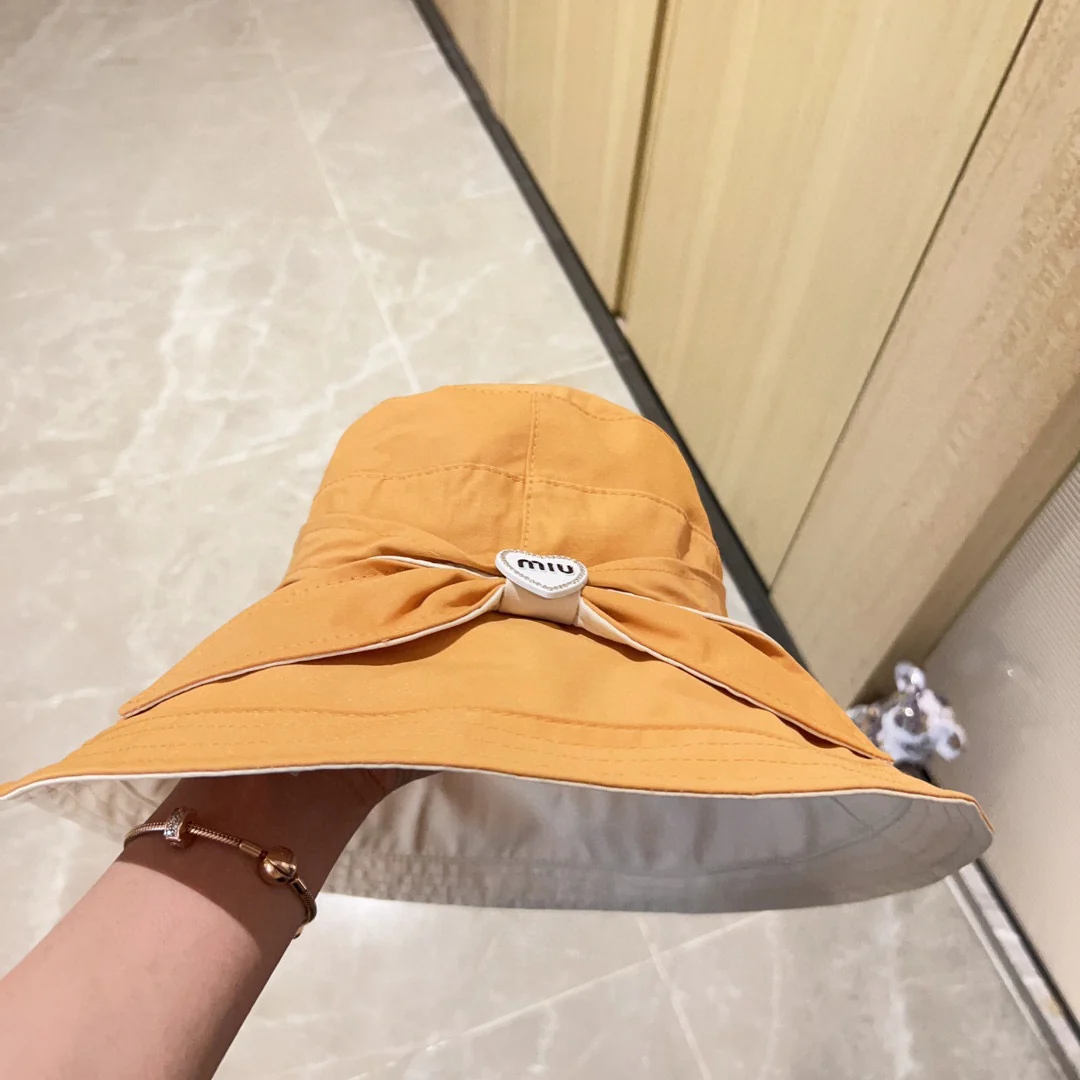 Новинка весны/лета 2023 года от Miu Miu — Широкополая рыбацкая шляпа с бабочкой — Оранжевая