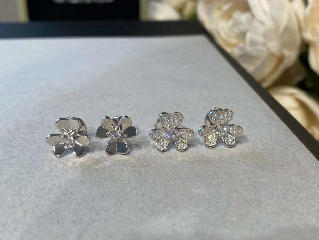 Серьги VCA 050