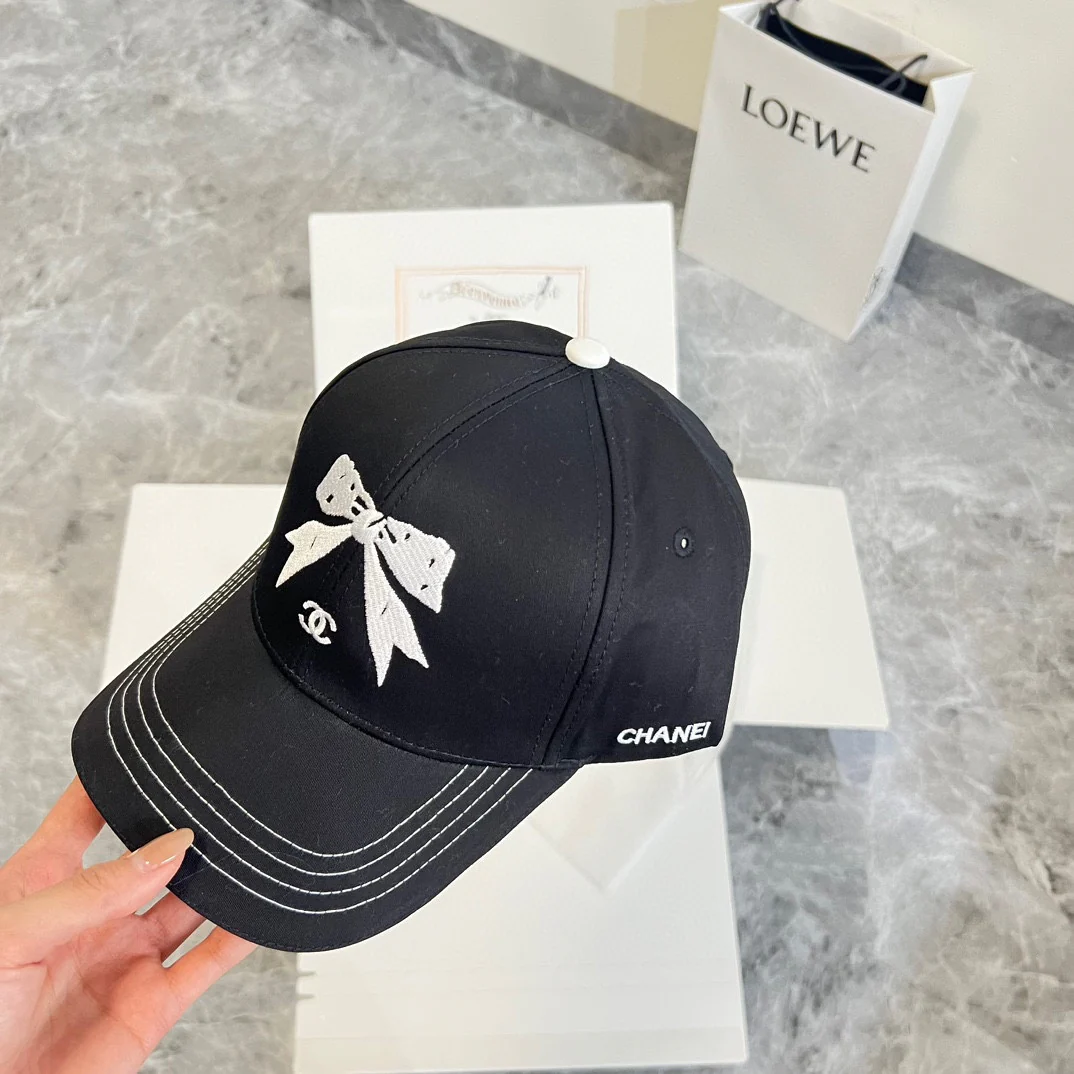 Бейсболка Chanel 2024 Летняя коллекция, новая, с тяжелой вышивкой и бантом - черная