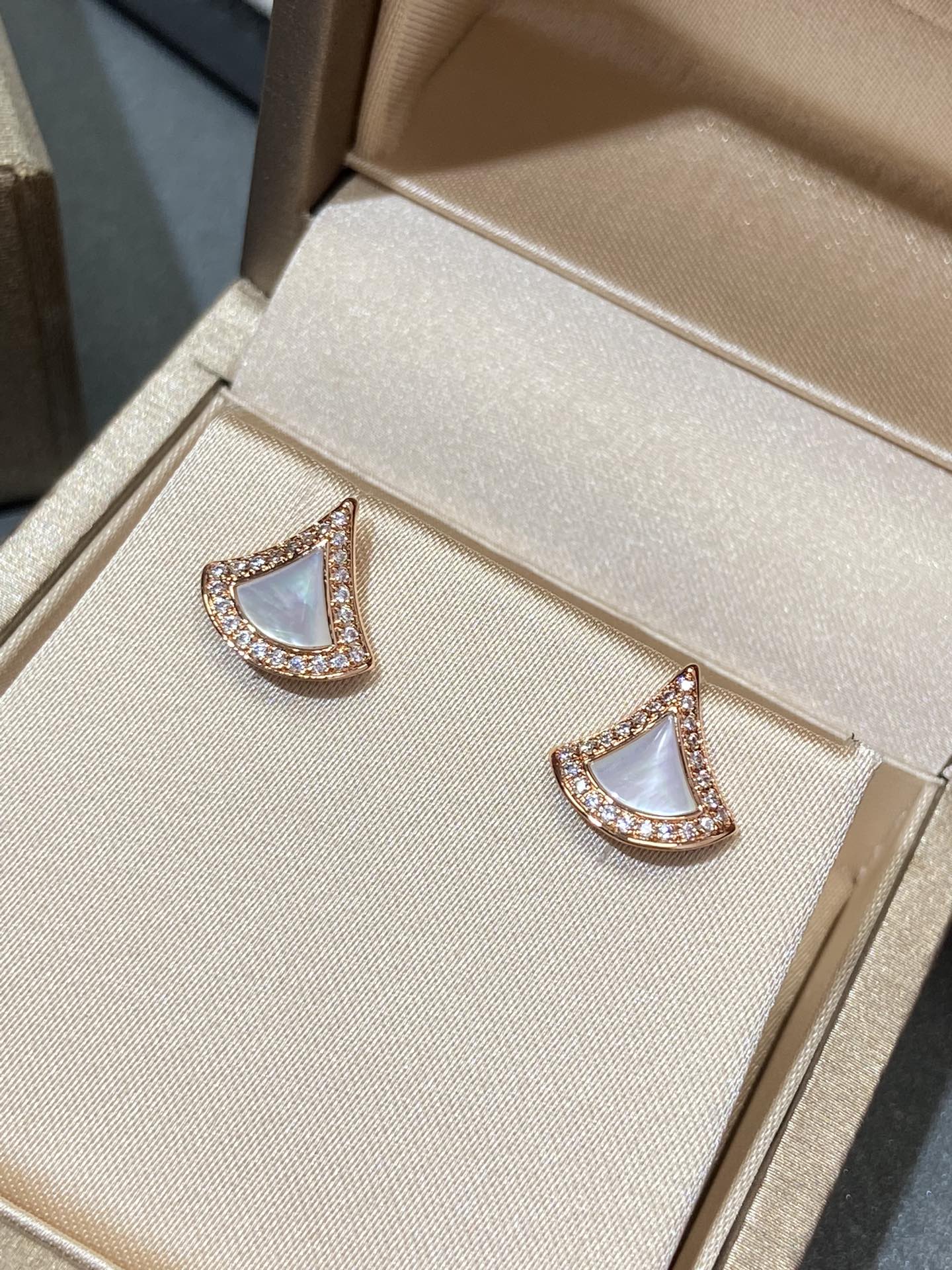 Серьги Bvlgari 002